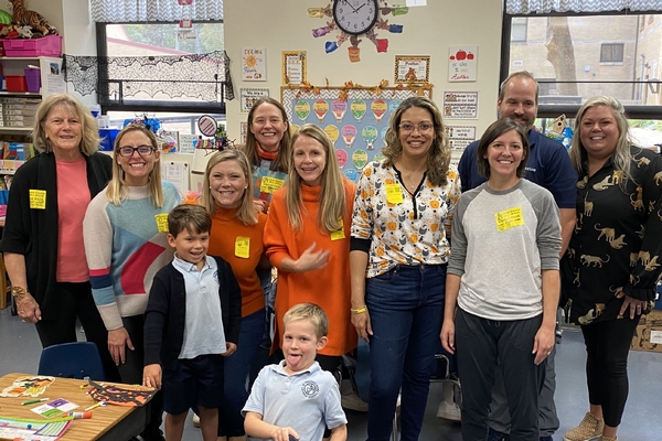 1st grade parent volunteers at Halloween